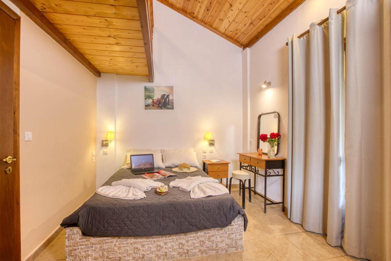 Christinas Lofts Apartamento Ágios Matthaíos Exterior foto